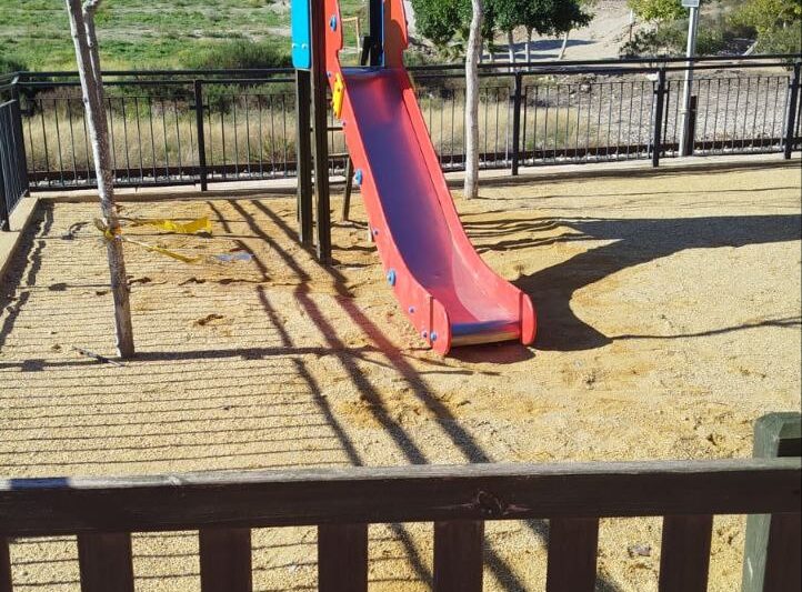 Jaravía. Un parque infantil de segunda mano.